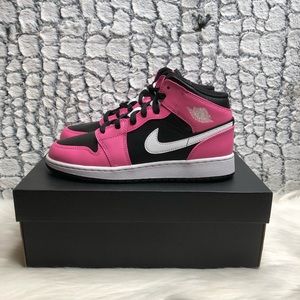 Jordan 1 mid pinksicle